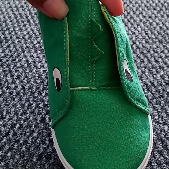 Kids swiggles shoes size 10 - Picture 3 of 6